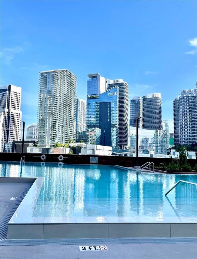 Foto del edificio - 350 S Miami Ave