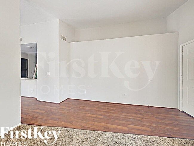 Foto del edificio - 3167 W Foothill Dr