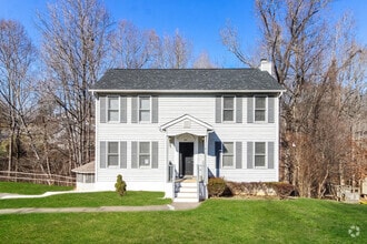 Building Photo - 801 Fox Run Dr