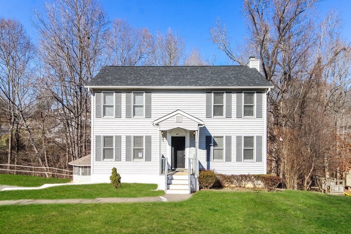 Foto principal - 801 Fox Run Dr