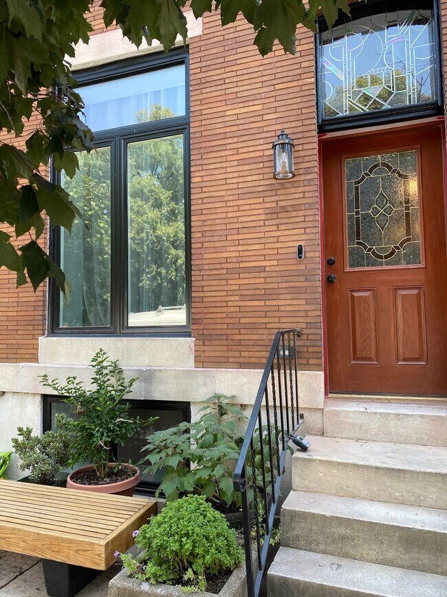 Photo - 31 S Linwood Ave Townhome