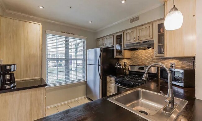 Foto del edificio - 4801 Aberdeen Ln