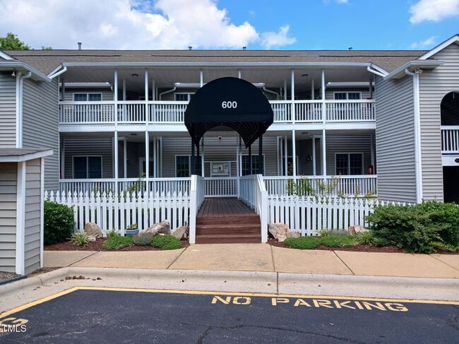 Foto del edificio - Room in Condo on Springfork Dr
