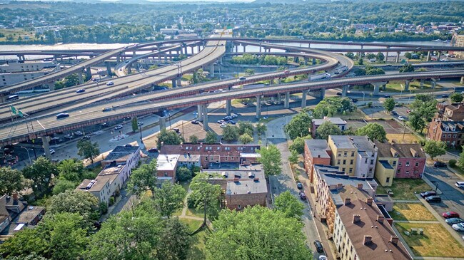 Foto del edificio - 90 Madison Ave