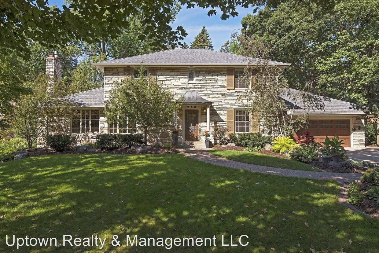 Primary Photo - 216 Meadowbrook Rd