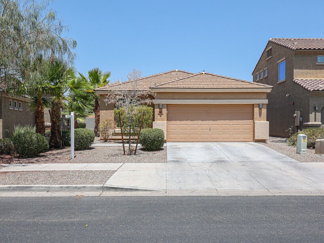Primary Photo - 3 Bedroom Single Family Home in Peoria