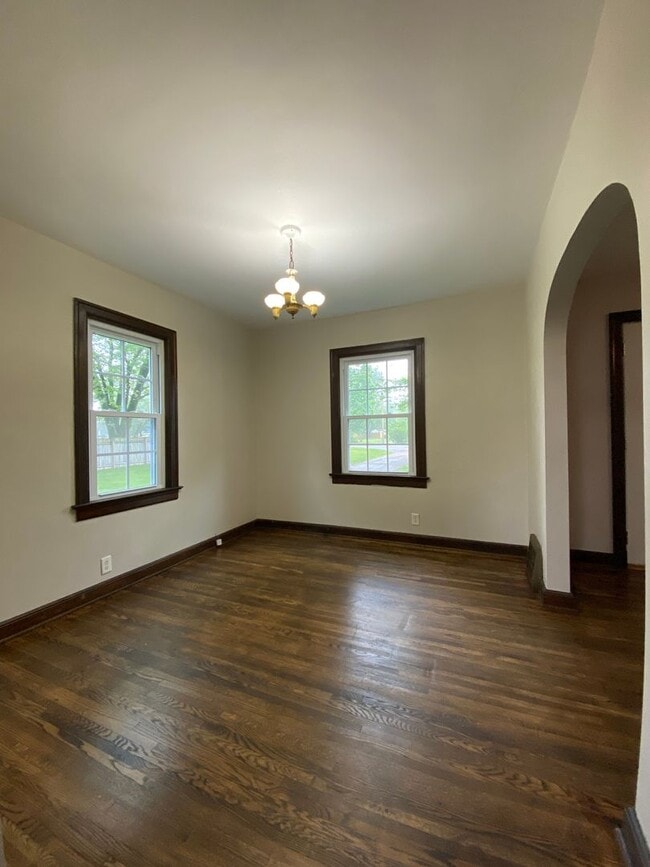Building Photo - 3 Bedroom Single Family Home!