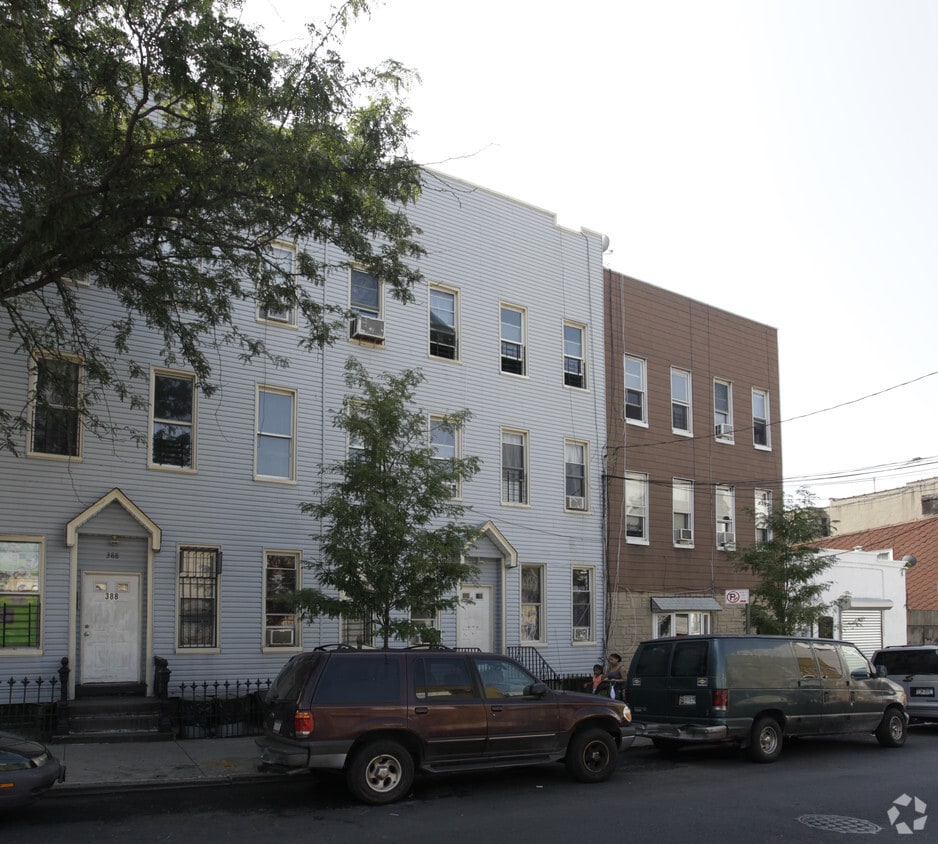 Primary Photo - 386 Harman St
