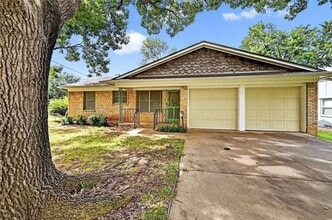 Building Photo - 1402 Hillcrest Dr