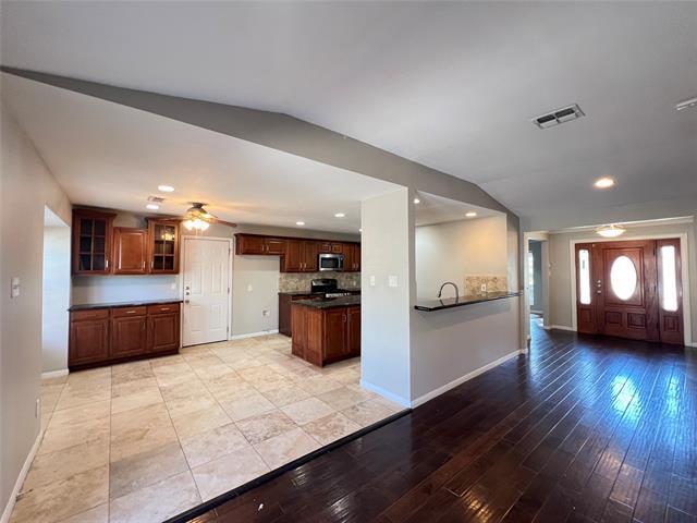 Foto del edificio - 6151 Alpha Rd