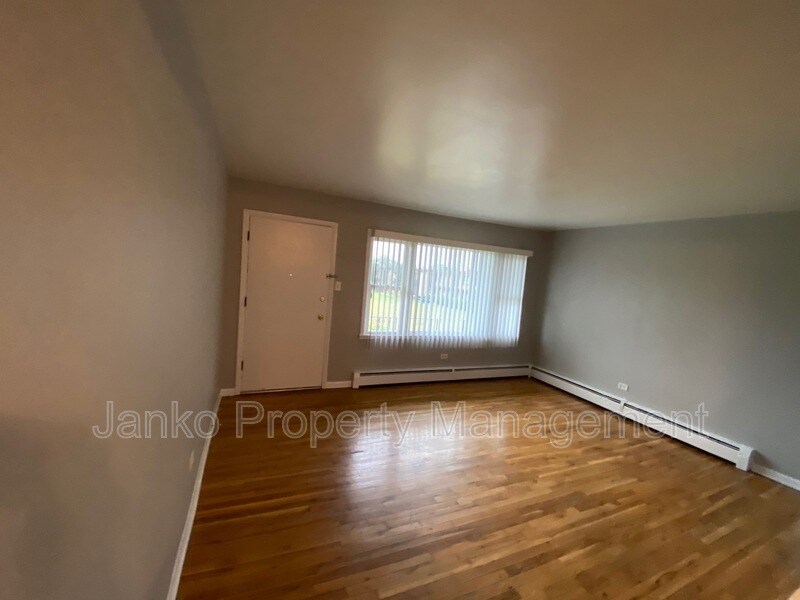 43 N King Arthur Ct Unit 9, Northlake, IL 60164 Condo for Rent in