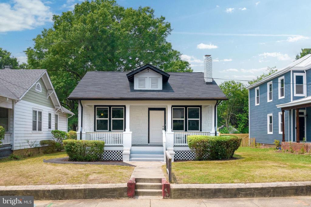 Primary Photo - 24 E 33rd St
