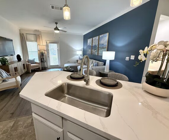 Foto principal - 402 Grand Pkwy