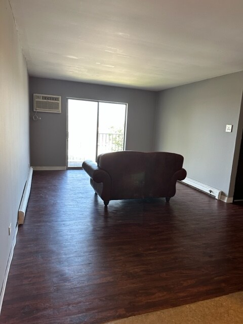 Building Photo - 309 Hawthorne Cir
