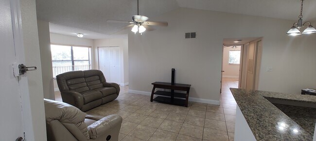 Building Photo - 2846 S University Dr