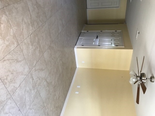 Foto del interior - 2503 E Franklin Ave