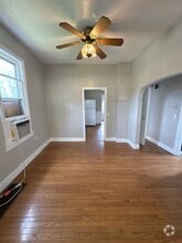 909 8th Ave SE