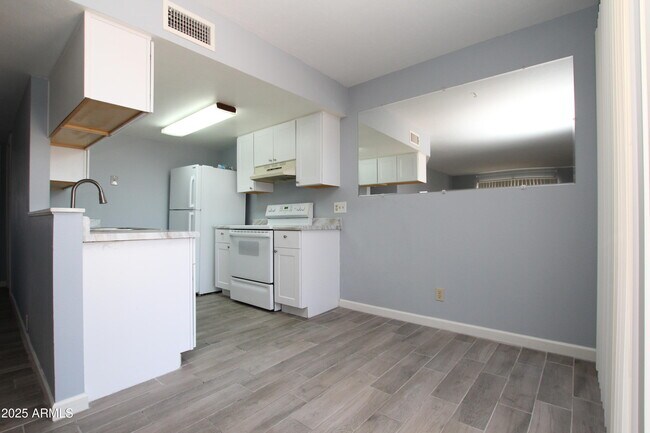 Foto del edificio - 14407 N Boxwood Ln