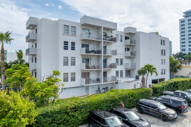 Clinton Condominium