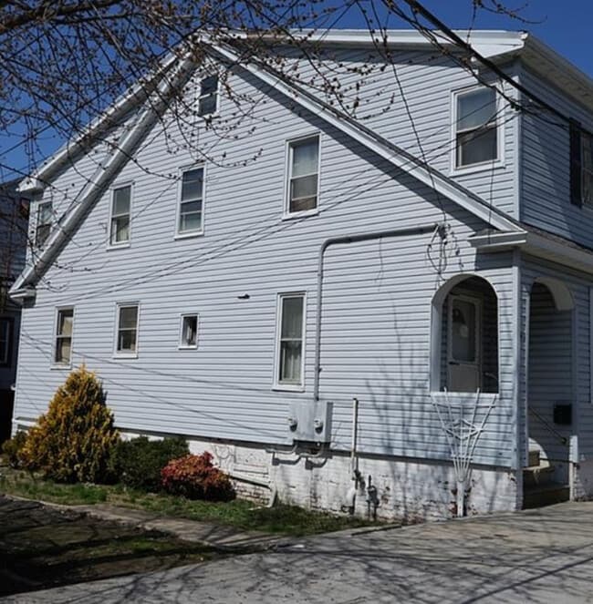 Photo - 2-27R-27 Beach 99th St House