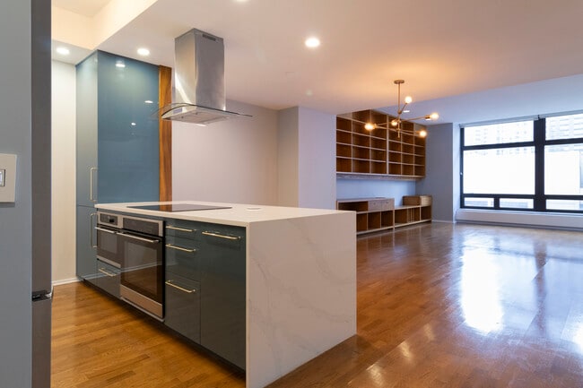 Building Photo - 680 N Lake Shore Dr