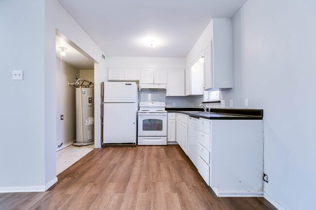 Building Photo - 1425 Austin St