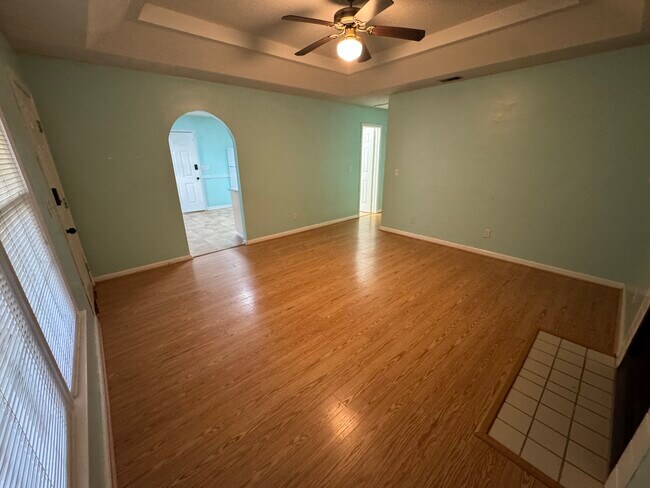 Foto del edificio - 133 Sterling Dr