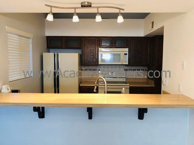 Building Photo - Two Bedroom on East Side