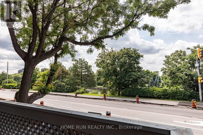 Photo du bâtiment - 225 Echo Dr