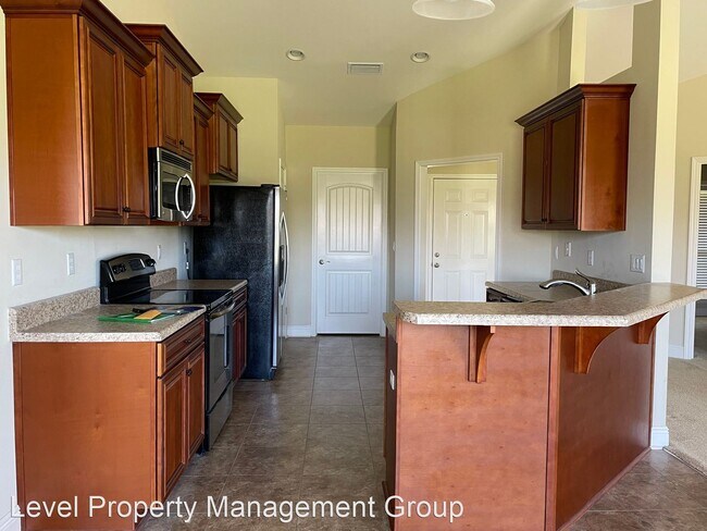 Building Photo - 4 br, 2 bath House - 580 Fulton Loop