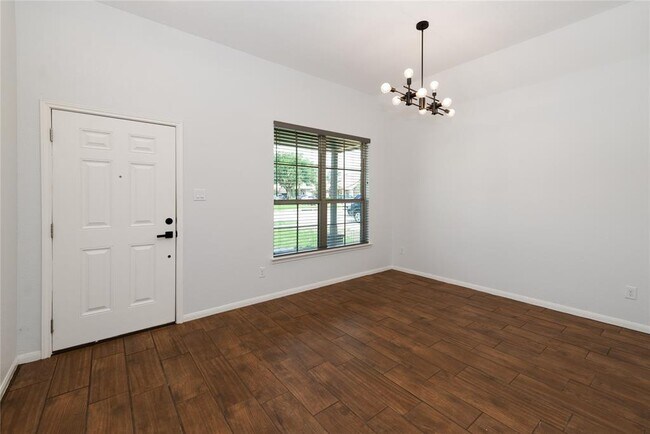 Building Photo - 9521 E Woodmark