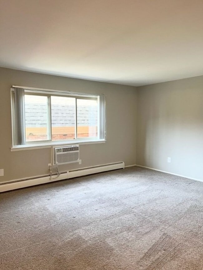 Building Photo - Charming 1 bedroom/1bath apartment near Do...