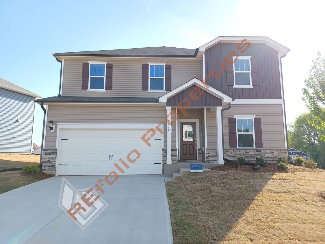 Primary Photo - Beautiful 2022 Built 5 Bedroom Home with G...