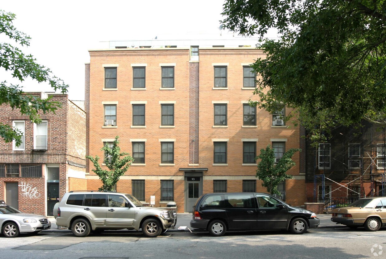 Building Photo - 93 Kent St
