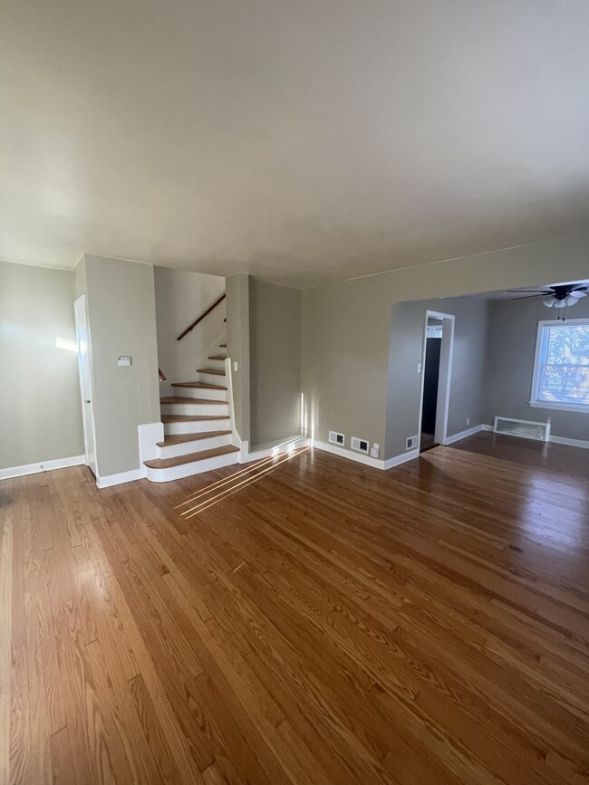 Living and dining area - 2646 S Linebarger Ter