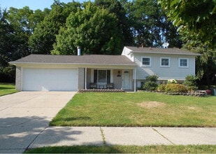 Building Photo - 197 Randall Dr