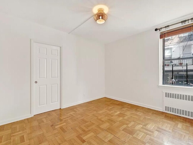 Foto del edificio - 359 Ovington Ave