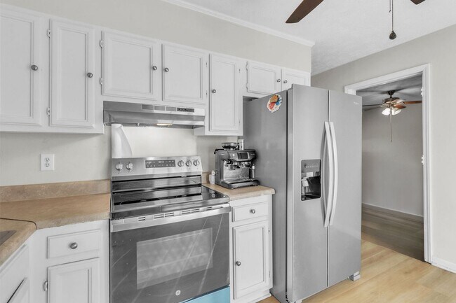 Foto del edificio - NEW LISTING!!!!!