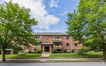 Building Photo - 43 Burnham St