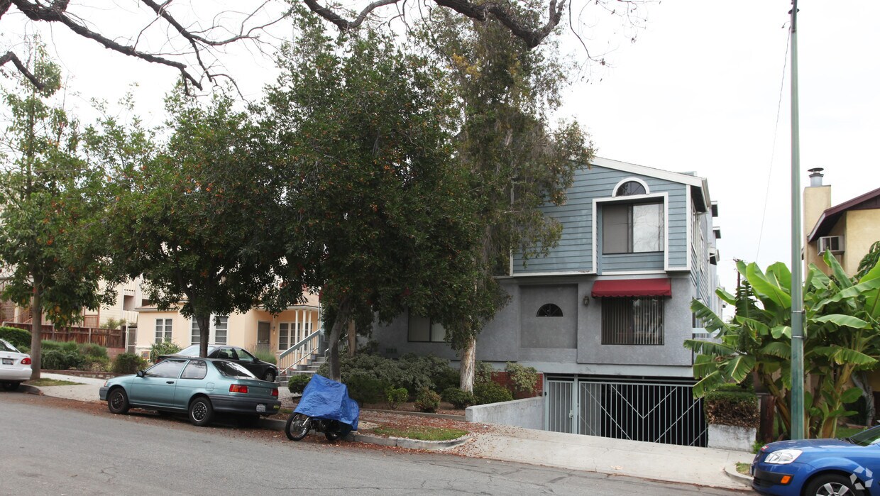 Building Photo - 1158 Rosedale Ave
