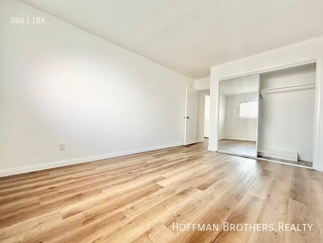 Foto del edificio - 1724 Winona Blvd