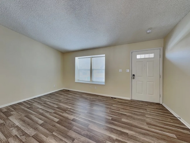 Building Photo - 3473 Foxridge Dr