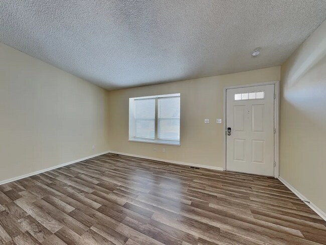 Foto del edificio - 3473 Foxridge Dr