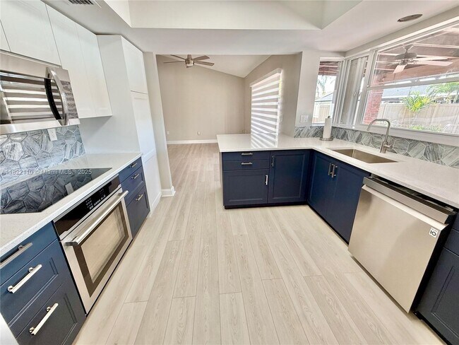 Foto del edificio - 11561 SW 99th St
