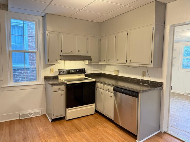 Foto del edificio - 3 Bedroom, 2 Bath Home in Manheim - Fenced...