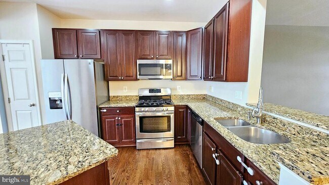 Foto del edificio - 3504 Tabard Ln