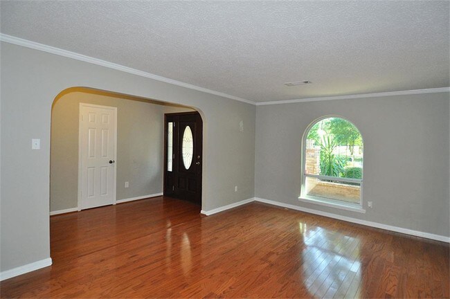 Foto del edificio - 2302 Pine Terrace Dr