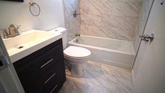 Foto del edificio - 1125 Dayton St