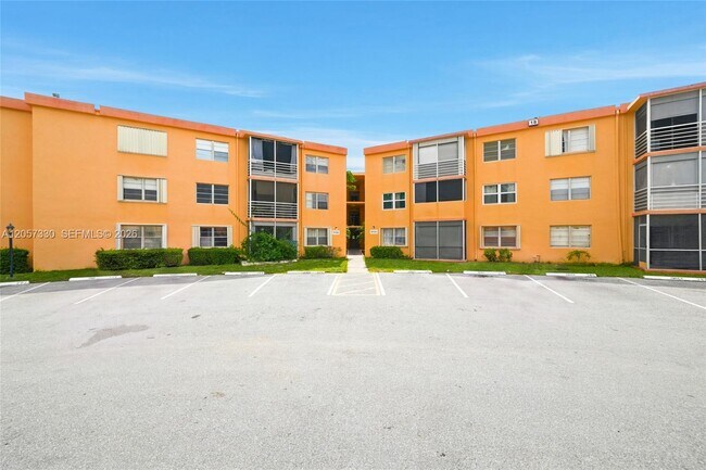Foto del edificio - 4384 NW 9th Ave