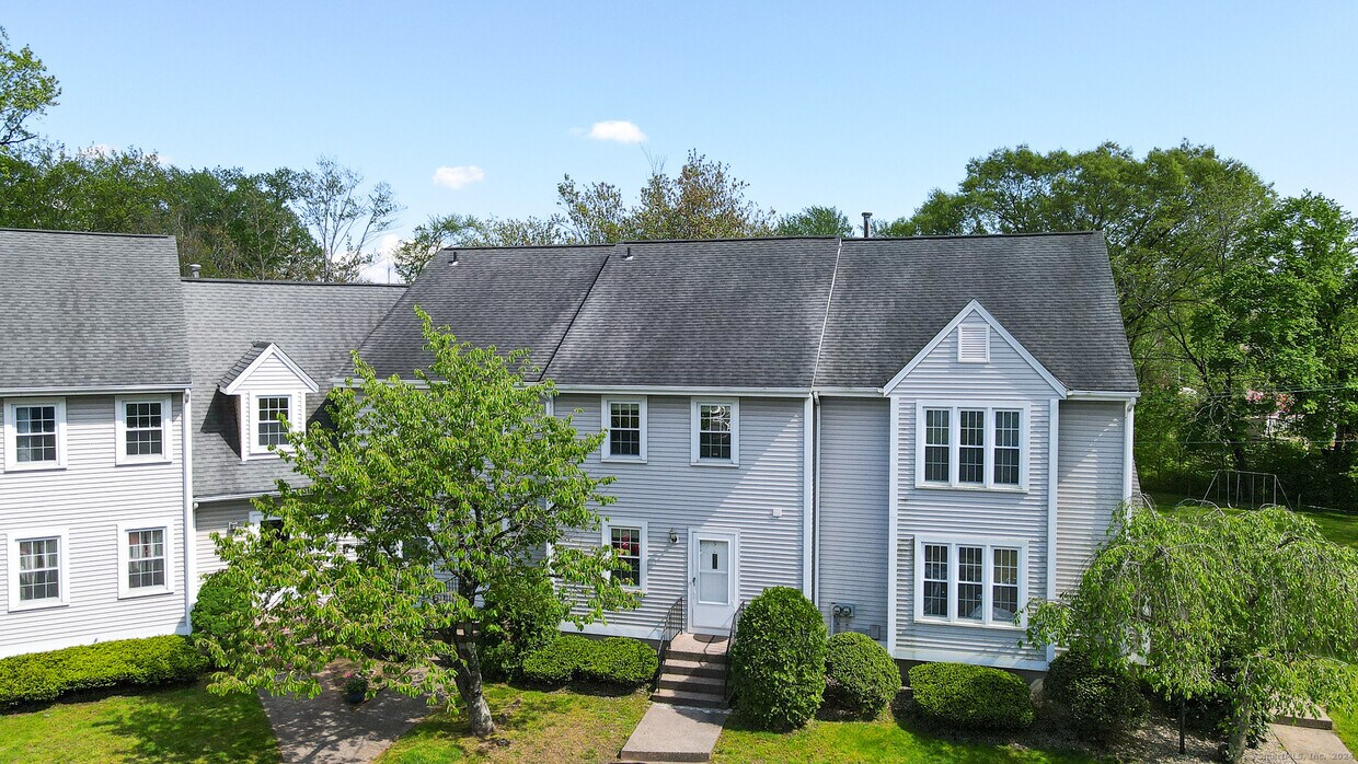 Primary Photo - 220 W Main St
